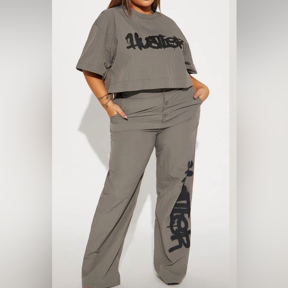 Super cute cropped wind set